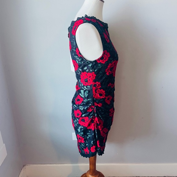 Lovers & Friends Jennings Dress Rose Print NWT RARE - Picture 3 of 5